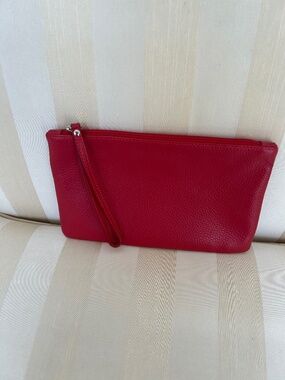 BEAUTIFUL ITALIAN RED LEATHER WRISTLET BAG